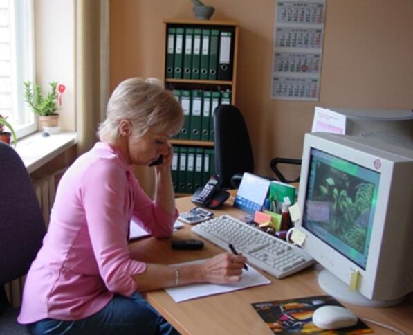 Sztywna księgowa – czy stereotyp księgowej jest...
